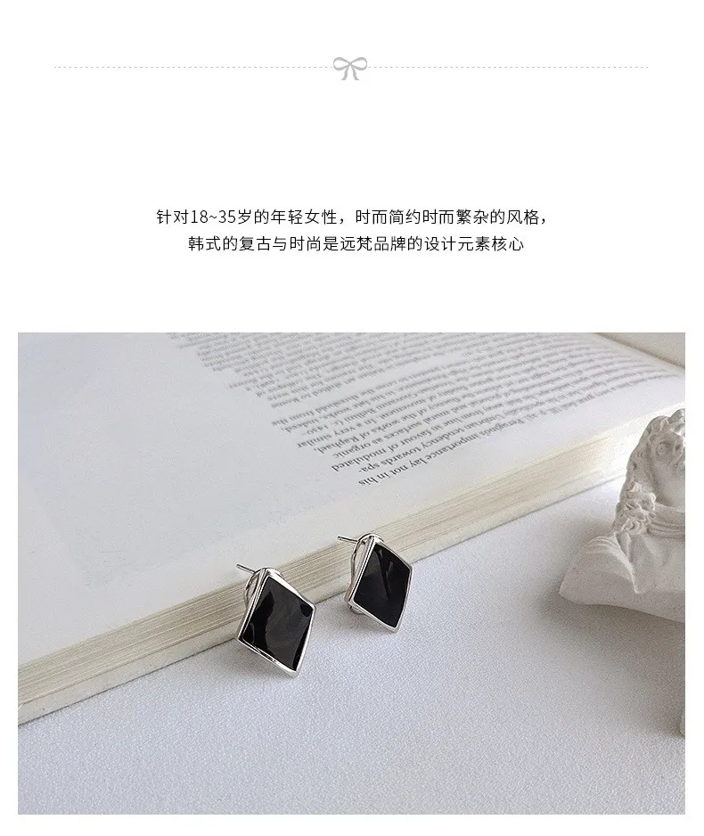 Harlig sterling silver 925 silver color square stud earrings for women allergy free fashion jewelry free shipping
Harlig sterling silver 925 silver color square stud earrings for women allergy free fashion jewelry free shipping