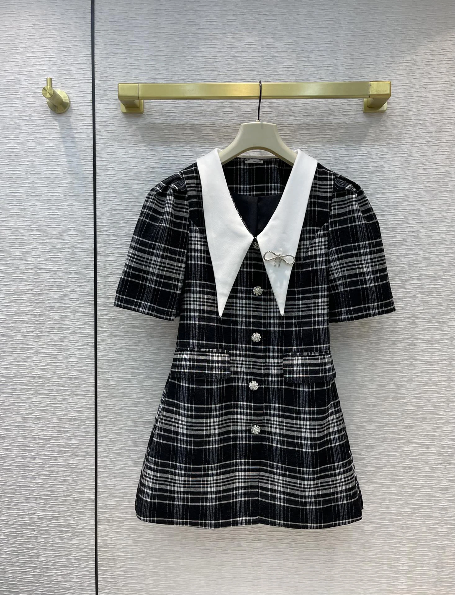 New Autumn Plaid Dress Crystal Buttons A-Line Tunic Vintage MM Puff Sleeves Mini Sweet Elegant High Quality Chic Female Skirt
New Autumn Plaid Dress Crystal Buttons A-Line Tunic Vintage MM Puff Sleeves Mini Sweet Elegant High Quality Chic Female Skirt
