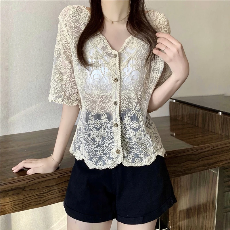 HziriP Summer Elegant Chic Fashion All-Match Crochet Hollow Top New 2021 Hot Korean Loose V-Neck Short-Sleeved Lace Women Shirt 
HziriP Summer Elegant Chic Fashion All-Match Crochet Hollow Top New 2021 Hot Korean Loose V-Neck Short-Sleeved Lace Women Shirt