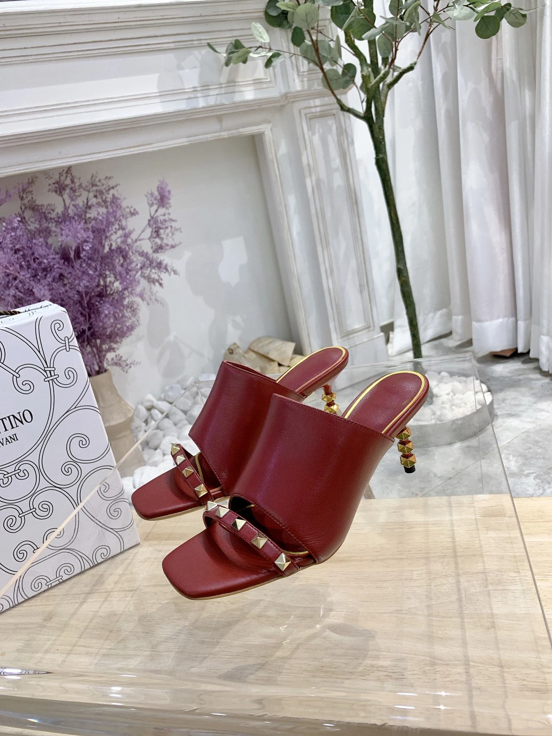 2021 New Fashion Women's Shoes Genuine Leather Sandals Hot Sell Luxury Brand Design Sandals Size 34-42 Popular Ladies Sandals
2021 New Fashion Women's Shoes Genuine Leather Sandals Hot Sell Luxury Brand Design Sandals Size 34-42 Popular Ladies Sandals