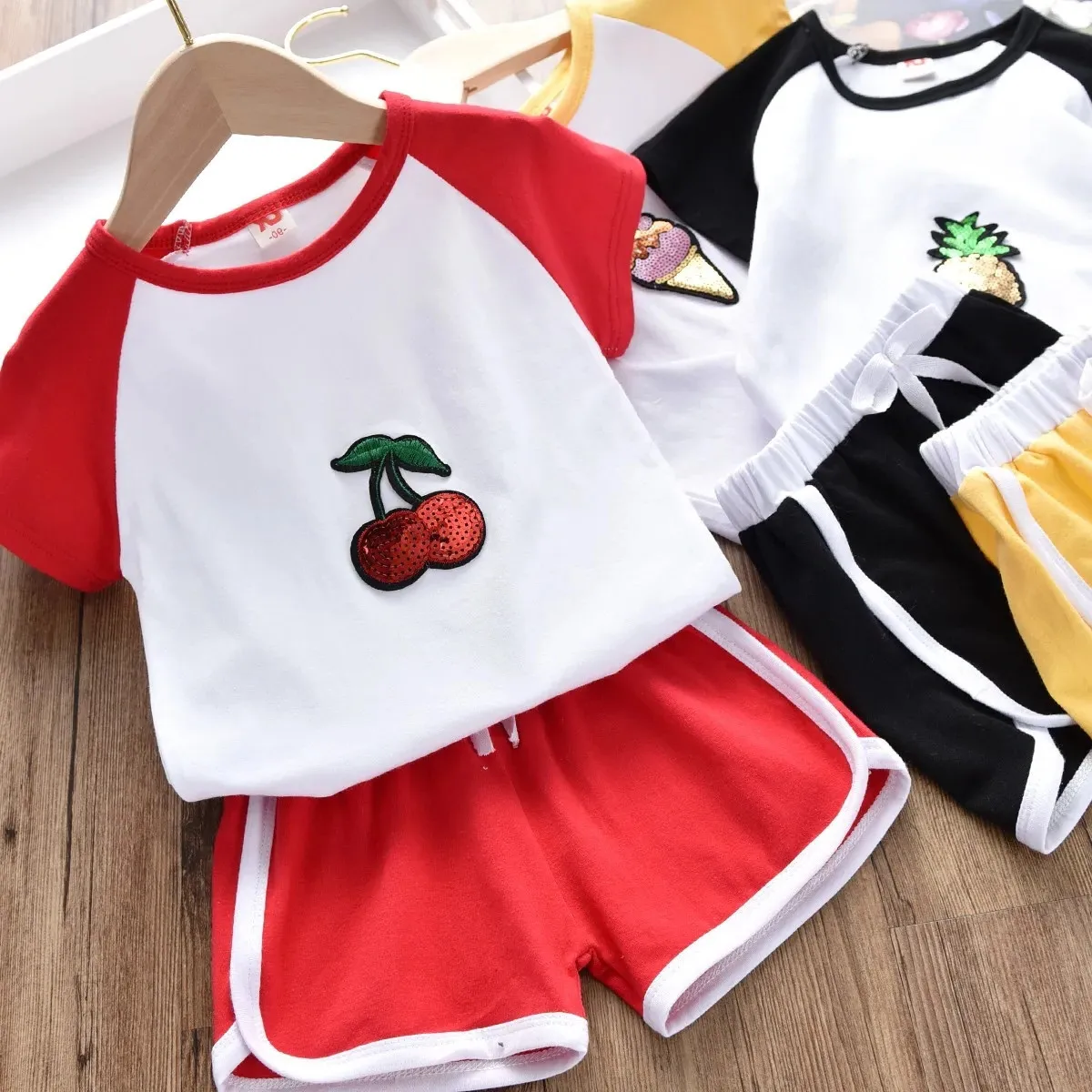Fashion Summer Clothing Set For Girls 2021 New Short Sleeve Cherry T-Shirts+Short 2PCS Suit 2-6 Years Toddler Children Clothes
Fashion Summer Clothing Set For Girls 2021 New Short Sleeve Cherry T-Shirts+Short 2PCS Suit 2-6 Years Toddler Children Clothes