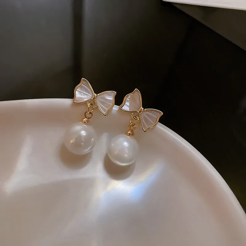 

Vintage 925 Silver Needle Bowknot Pearls Stud Earrings For Women Korean Temperament Gold White Pearl Earring Gift