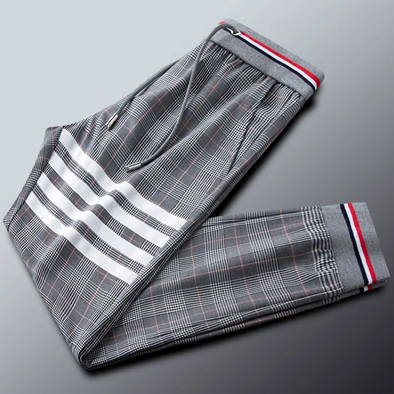 2021 light luxury beam feet yarn-dyed plaid sports casual pants men's spring and summer slim four-bar guard pants
2021 light luxury beam feet yarn-dyed plaid sports casual pants men's spring and summer slim four-bar guard pants