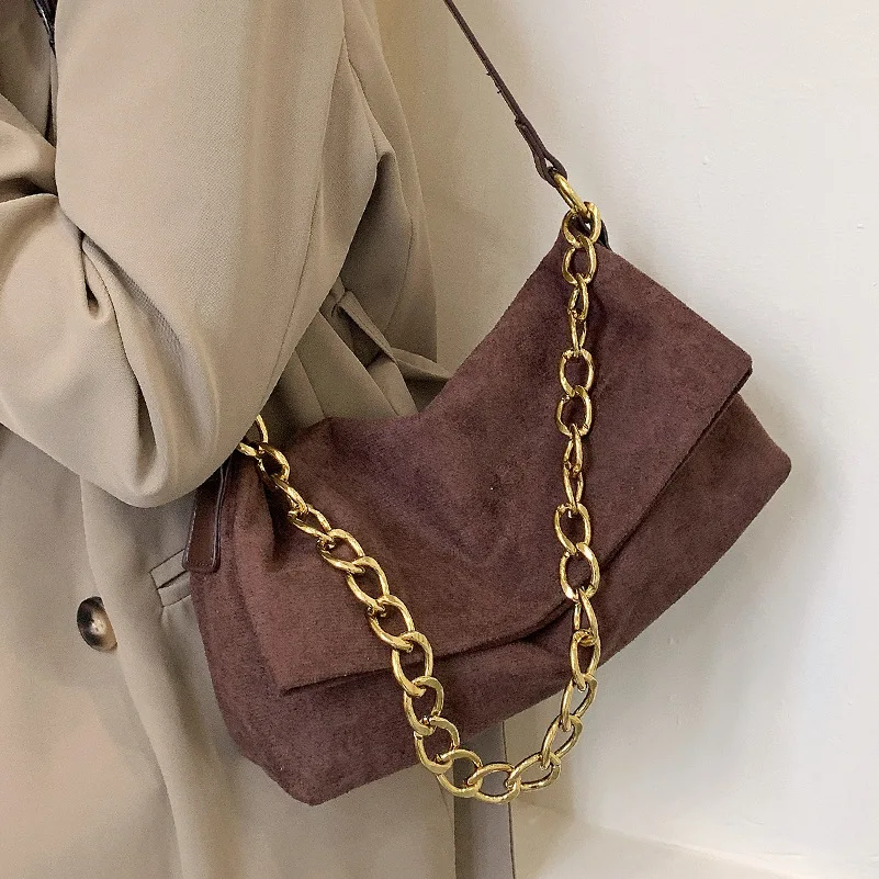 High-quality Ladies Brand Designer Large-capacity Shoulder Bag2021New Autumn and Winter Frosted Messenger Bag Chain Underarm Bag
High-quality Ladies Brand Designer Large-capacity Shoulder Bag2021New Autumn and Winter Frosted Messenger Bag Chain Underarm Bag