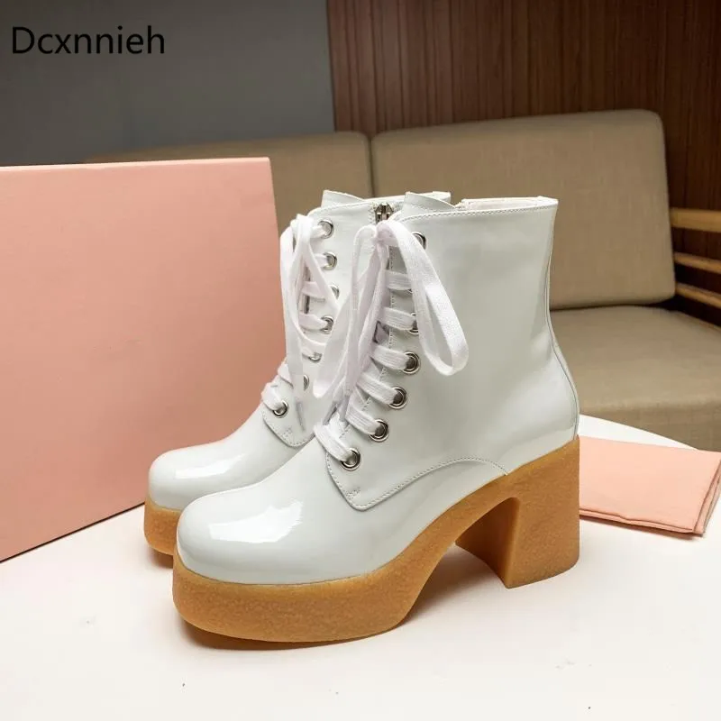 Autumn Runway Chunky High Heels Ankle Boots Women Patent Leather Lace Up Round Toe Short Boots Woman Designer Platform Shoes
Autumn Runway Chunky High Heels Ankle Boots Women Patent Leather Lace Up Round Toe Short Boots Woman Designer Platform Shoes