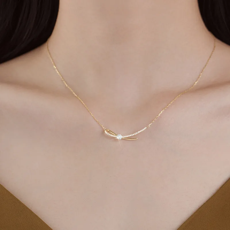 Женское ожерелье из серебра 925 пробы с платиновым покрытием
Женское ожерелье из серебра 925 пробы с платиновым покрытием