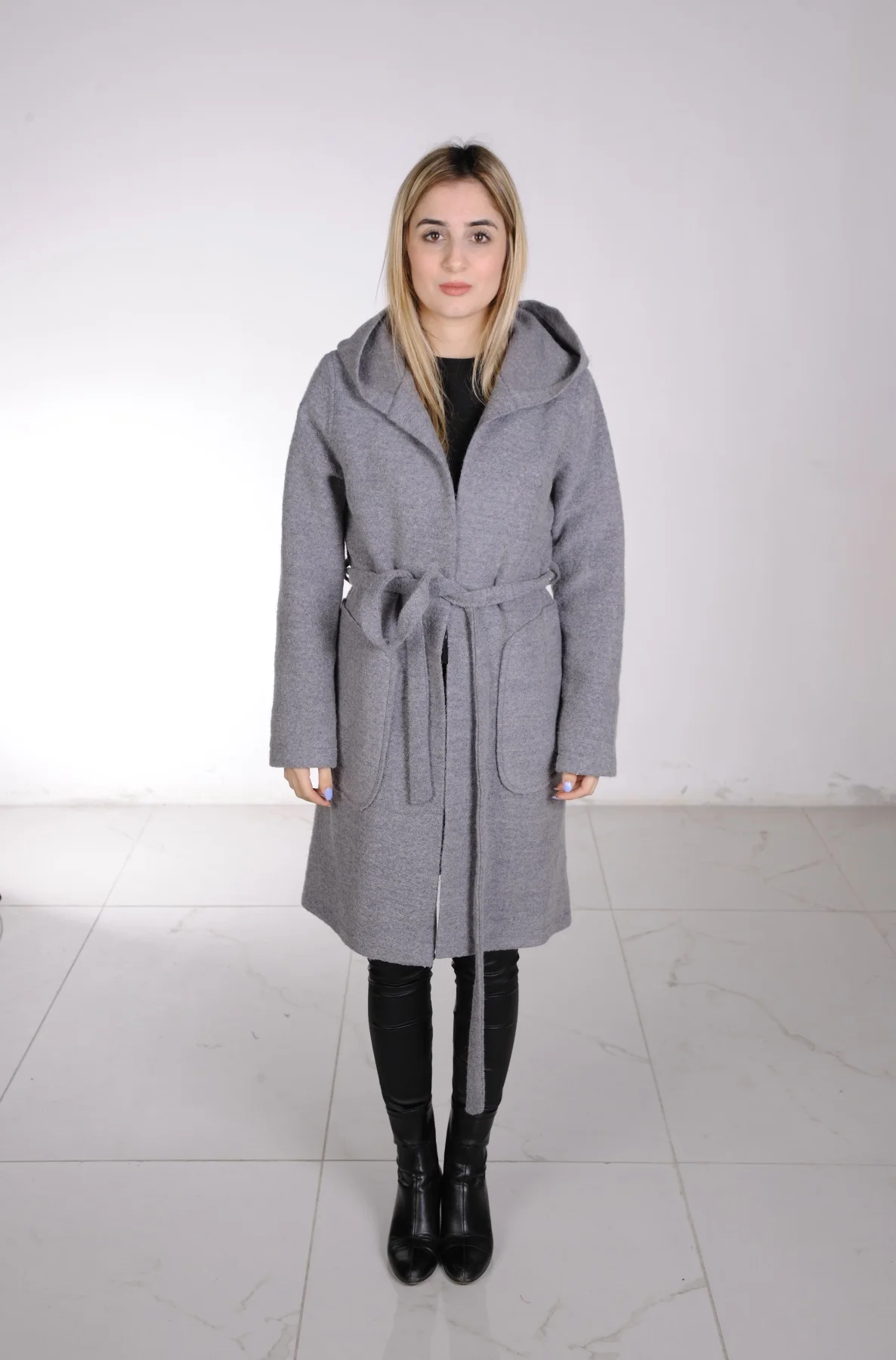 Длинный женский кардиган из ткани букле 
Длинный женский кардиган из ткани букле