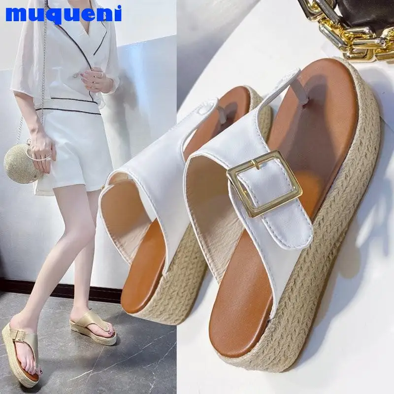 Large size 35-43 women's thick-soled slippers 2021 women's new fashion flip flops outdoor party vacation shoes girls PU leather
Large size 35-43 women's thick-soled slippers 2021 women's new fashion flip flops outdoor party vacation shoes girls PU leather
