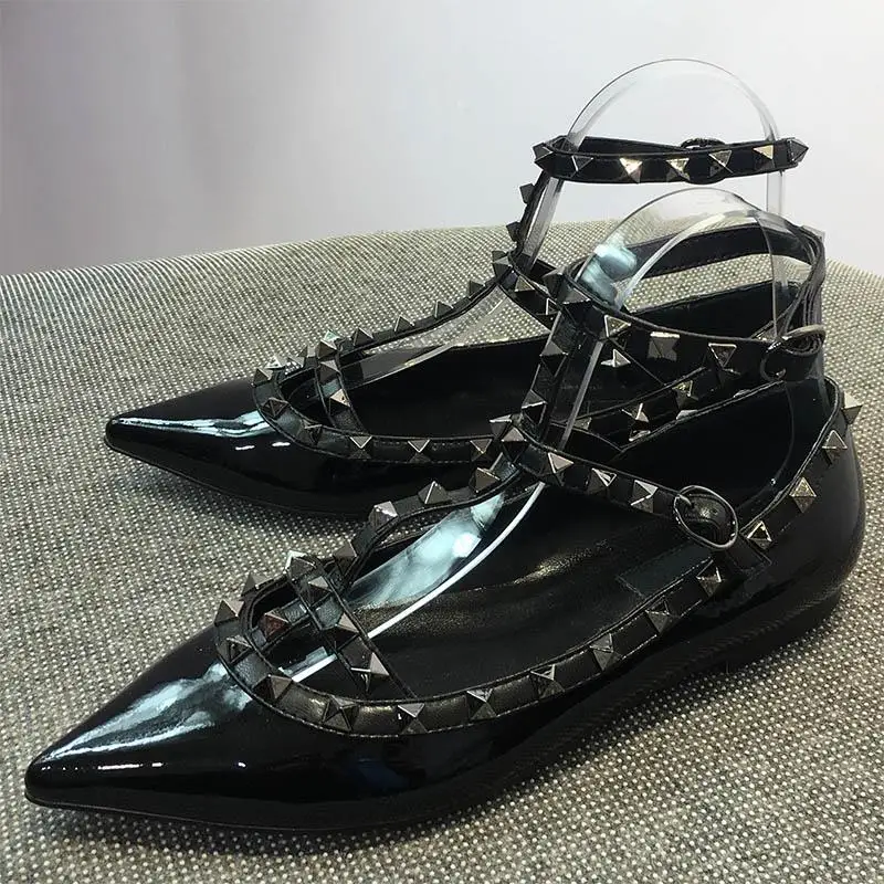 Women Flats T Strap Rivets Dress Shoes Patent Leather Ankle Strap Rivet Sandals Black Ladies Fashion Designer Shoes
Women Flats T Strap Rivets Dress Shoes Patent Leather Ankle Strap Rivet Sandals Black Ladies Fashion Designer Shoes