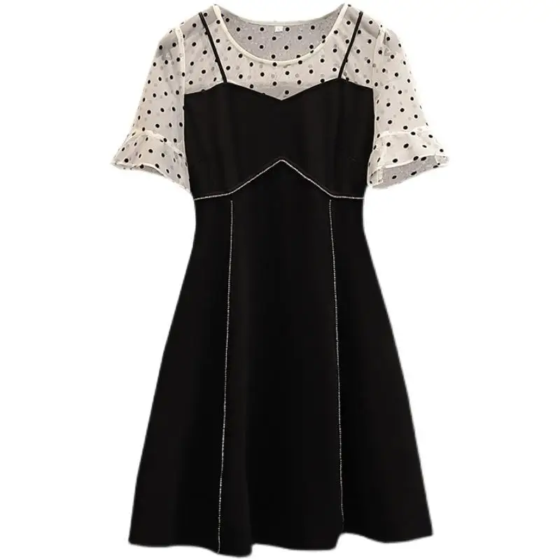 Women's 2021 summer new style polka dot stitching dress covering belly, reducing age and slimming
Women's 2021 summer new style polka dot stitching dress covering belly, reducing age and slimming