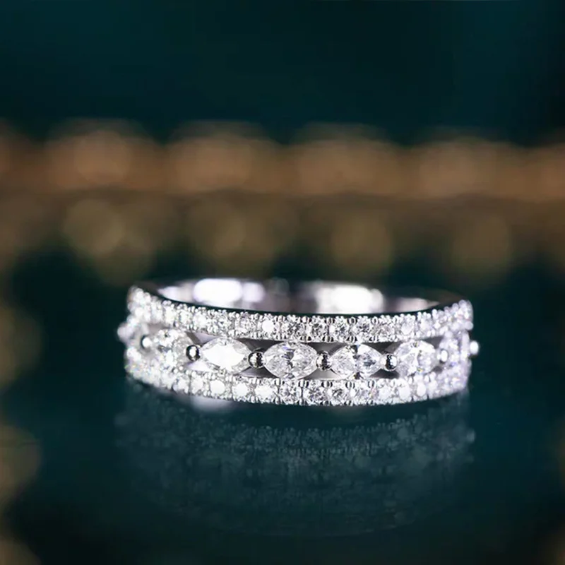 New 925 Sterling Silver Ring Inlaid With AAAAA Zircon Crystal Ring For Woman Charm Jewelry Engagement Gift
New 925 Sterling Silver Ring Inlaid With AAAAA Zircon Crystal Ring For Woman Charm Jewelry Engagement Gift