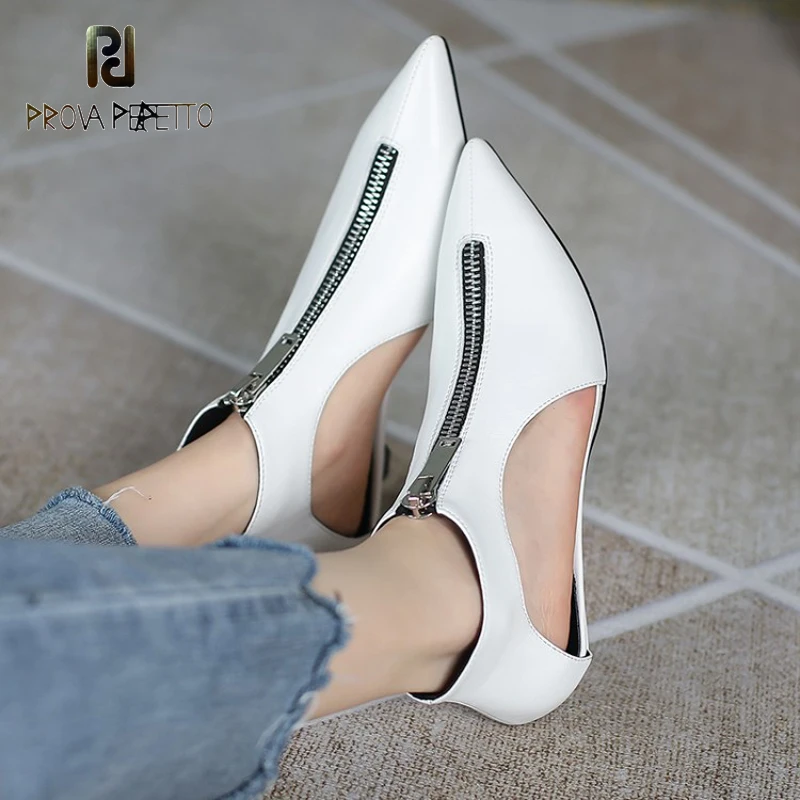 New Niche French Pointed Mid-heel Hollow Sandals, Retro Leather Front Zipper, Deep Mouth White Fashion Single Shoes for Women
New Niche French Pointed Mid-heel Hollow Sandals, Retro Leather Front Zipper, Deep Mouth White Fashion Single Shoes for Women