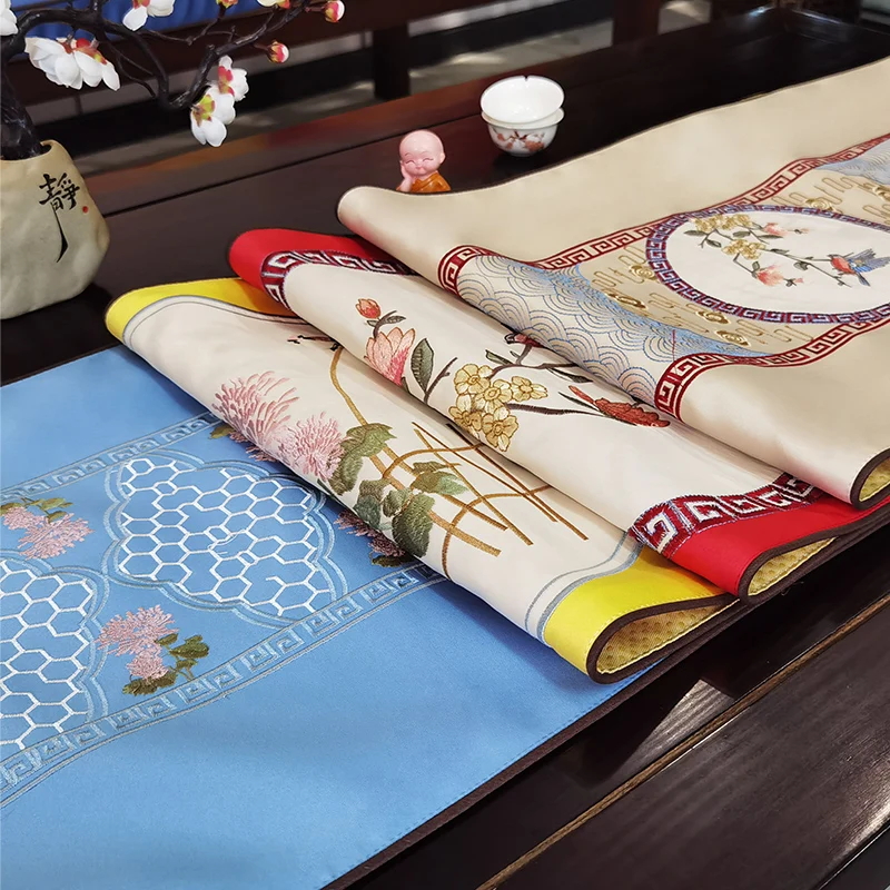 Chinese silk and satin jacquard embroidered table flag with high precision embroidery
Chinese silk and satin jacquard embroidered table flag with high precision embroidery