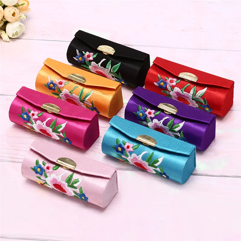 Fashion lipstick box retro embroidery fashion floral design, mirror jewelry gift box
Fashion lipstick box retro embroidery fashion floral design, mirror jewelry gift box