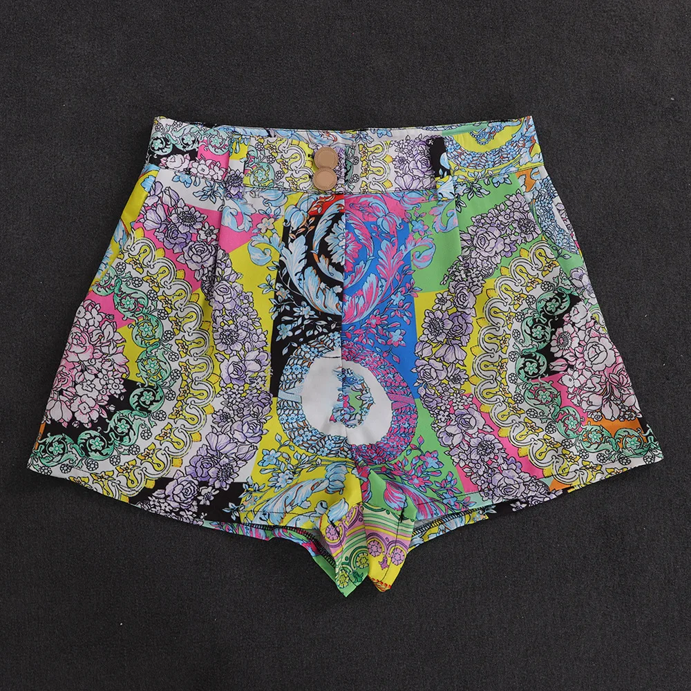 DEAT new summer fashion women printed vintage styles two pieces set vacation clothing lace patchwork bra and shorts sexy
DEAT new summer fashion women printed vintage styles two pieces set vacation clothing lace patchwork bra and shorts sexy
