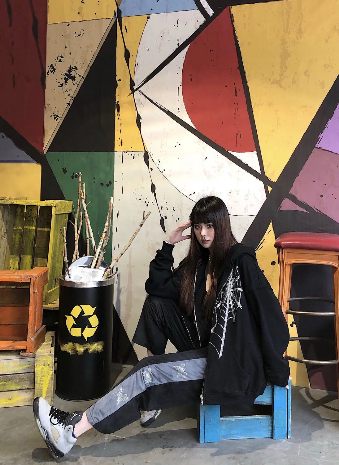 2021 autumn and winter new style Harajuku jacket rhinestone print goth punk spider web hoodie loose street style, M-XXL
2021 autumn and winter new style Harajuku jacket rhinestone print goth punk spider web hoodie loose street style, M-XXL