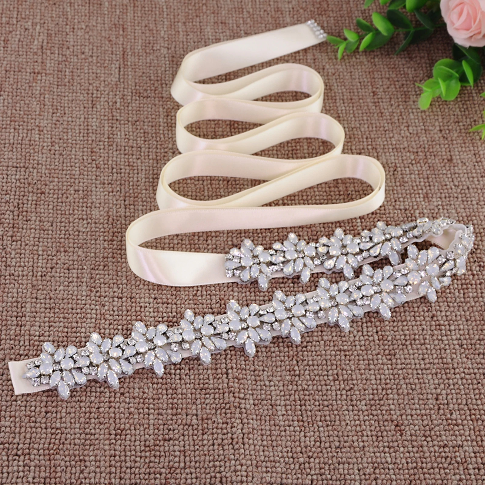 TRiXY S269B Luxury Milk Rhinestones Belt Bridal Belt Wedding Sash with Milk Rhinestone Applique Sash Belt for Women Prom Dresses
TRiXY S269B Luxury Milk Rhinestones Belt Bridal Belt Wedding Sash with Milk Rhinestone Applique Sash Belt for Women Prom Dresses