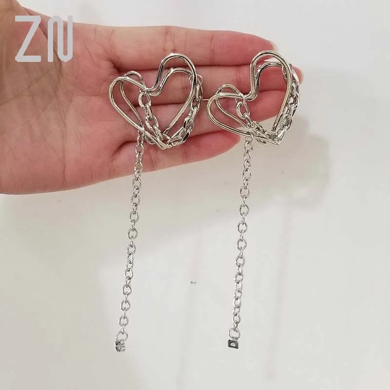 ZN Fashion Jewelry Accessories Gifts Individual Design Stud Earring For Women Girl Trendy Charms Alloy Love Heart Chain Earrings
ZN Fashion Jewelry Accessories Gifts Individual Design Stud Earring For Women Girl Trendy Charms Alloy Love Heart Chain Earrings