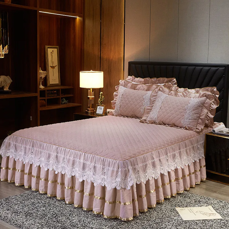 European Solid Color Bed Cover with Lace Decor Luxury Bedspreads and 2pcs Pillowcases Comforter Bedding Sets King Queen Size
European Solid Color Bed Cover with Lace Decor Luxury Bedspreads and 2pcs Pillowcases Comforter Bedding Sets King Queen Size