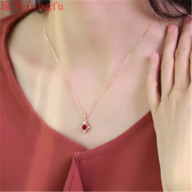 Qiongfu Korean style temperament 2021 new ladies necklace British palace style red sapphire four-corner diamond pendant Jewelry
Qiongfu Korean style temperament 2021 new ladies necklace British palace style red sapphire four-corner diamond pendant Jewelry