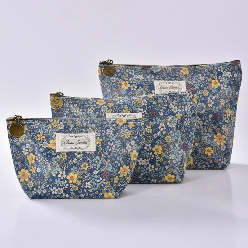 Korean Version New Art Graffiti Printed Cosmetic Bag Women Makeup Clut Bags Female Zipper Hand Bag Portable Travel Make Up Pouch
Korean Version New Art Graffiti Printed Cosmetic Bag Women Makeup Clut Bags Female Zipper Hand Bag Portable Travel Make Up Pouch