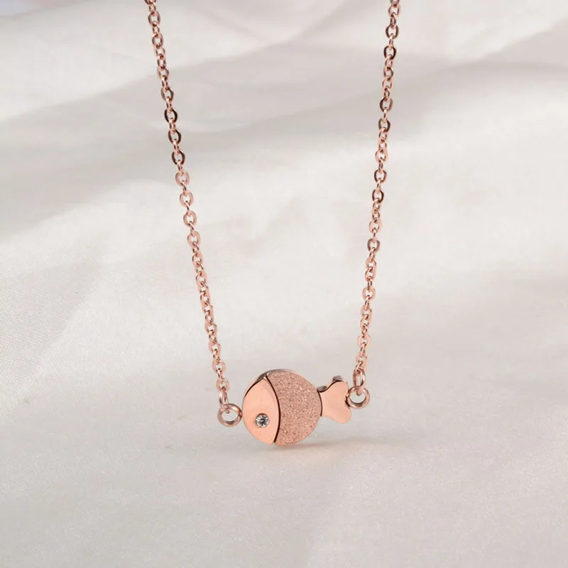Stainless Steel Fish Pendant Necklace for Women Gold Link Chain Rhinestone Necklace Dainty Jewelry Gift
Stainless Steel Fish Pendant Necklace for Women Gold Link Chain Rhinestone Necklace Dainty Jewelry Gift