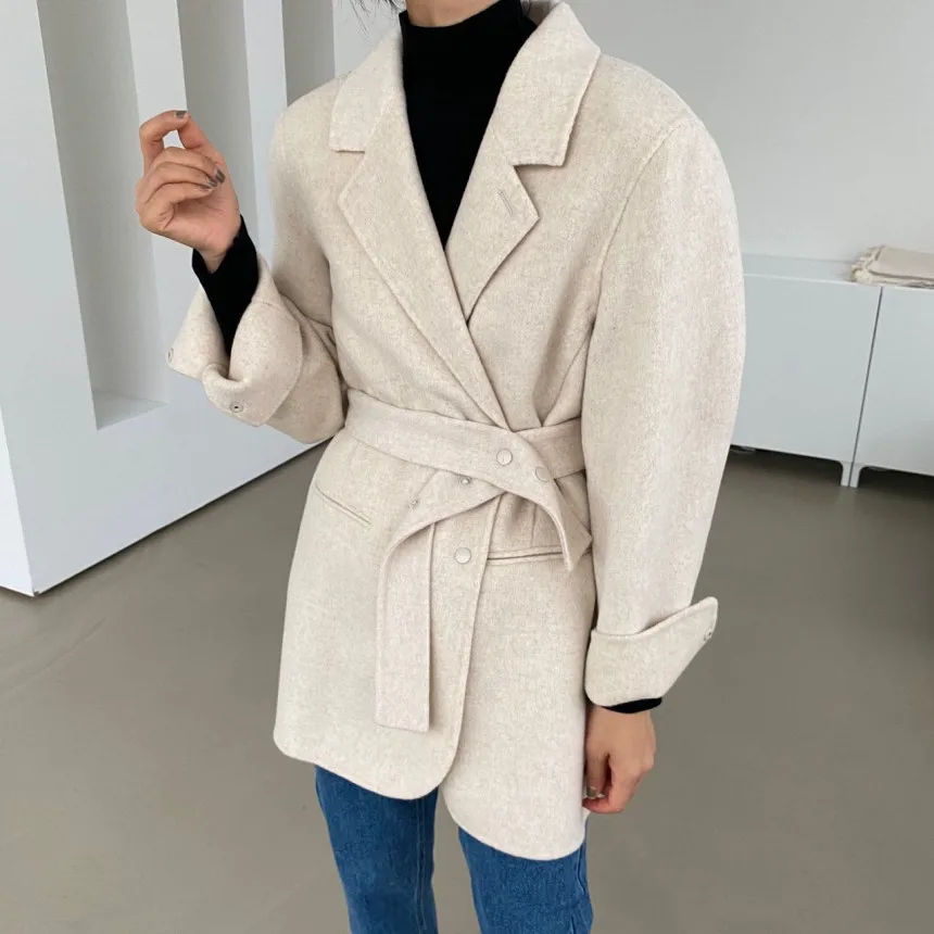 HziriP OL Notched Minimalist Solid Blazer Coat 2021 New Autumn Winter Formal Work Wear Lace-up Women Blazers Suit Jacket Female
HziriP OL Notched Minimalist Solid Blazer Coat 2021 New Autumn Winter Formal Work Wear Lace-up Women Blazers Suit Jacket Female