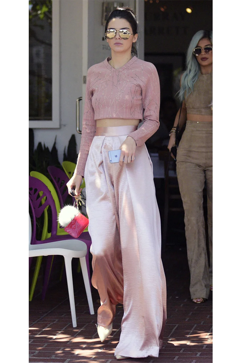 Simplee Solid color high waist wide leg pants women Loose casual summer pants trousers Classic ruffled soft long female bottoms
Simplee Solid color high waist wide leg pants women Loose casual summer pants trousers Classic ruffled soft long female bottoms