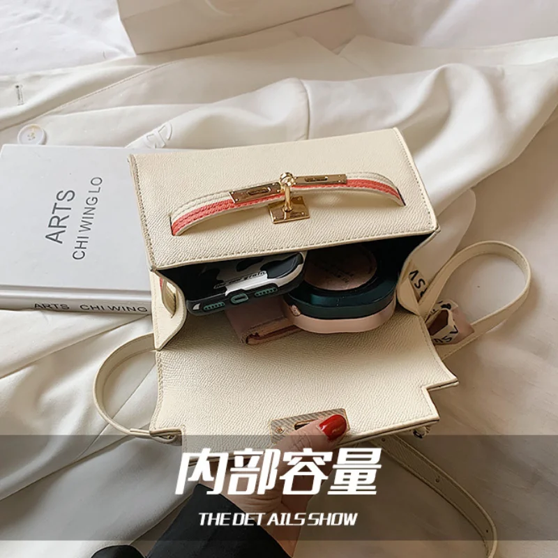 High-end Western Bag Female 2021 New Trendy Korean Fashion Portable Female Bag Popular All-match Messenger Small Square Bag
High-end Western Bag Female 2021 New Trendy Korean Fashion Portable Female Bag Popular All-match Messenger Small Square Bag