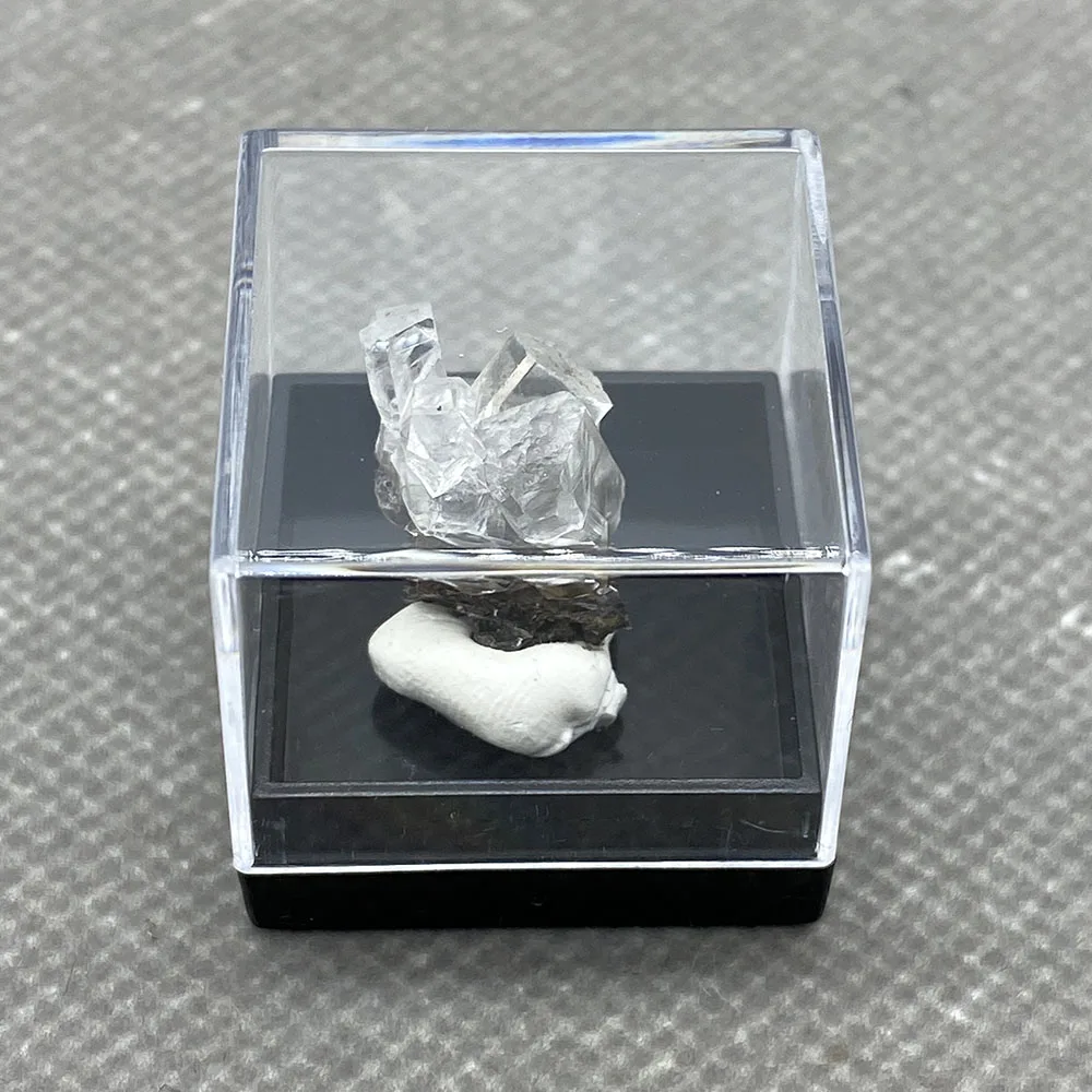 Natural transparent columnar calcite is rare and extinct in China +Box27*27*25mm S1#
Natural transparent columnar calcite is rare and extinct in China +Box27*27*25mm S1#