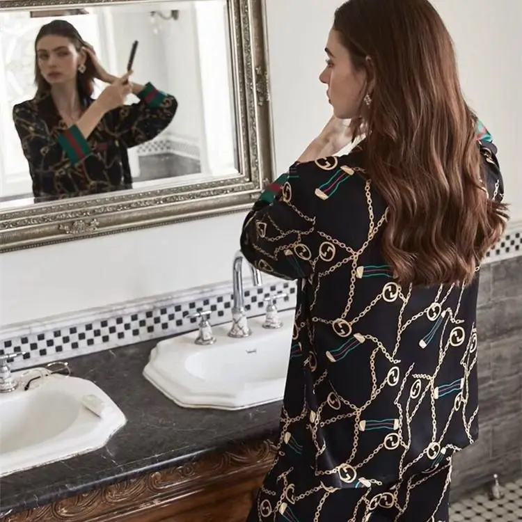 2021 New Spring Autumn Ice Silk Nightclothes Pajamas Female Long Sleeve Homewear Nightgown Female Casual Nightwear Pyjamas Set
2021 New Spring Autumn Ice Silk Nightclothes Pajamas Female Long Sleeve Homewear Nightgown Female Casual Nightwear Pyjamas Set