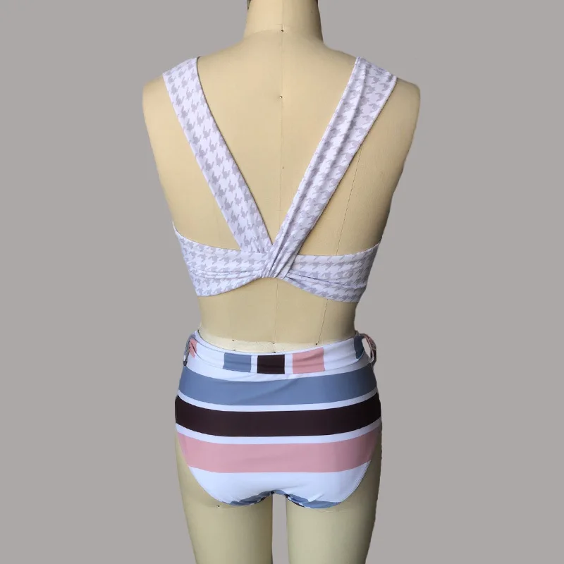 Plaid Print Swimsuit Women's Two-piece Brazilian Bikini V-neck Swimsuit Striped Matching Shorts Bathing Suit Women Bikini Set
Plaid Print Swimsuit Women's Two-piece Brazilian Bikini V-neck Swimsuit Striped Matching Shorts Bathing Suit Women Bikini Set