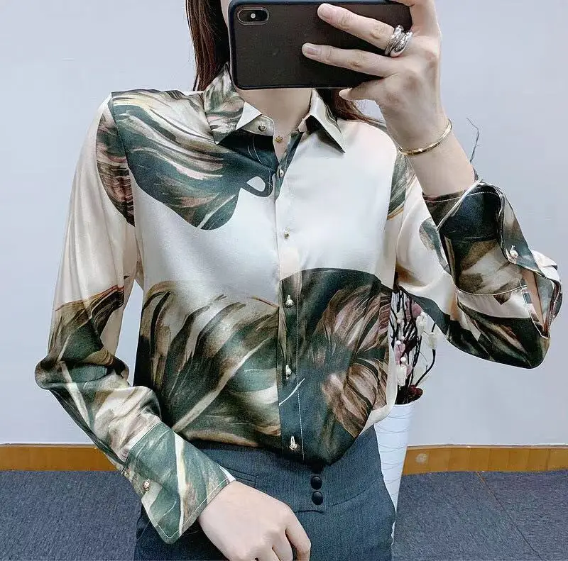 New 2021 Women Summer Fashion Runway Silk Shirt Long Sleeve Single Breasted Leaf Print Loose Ladies Tops Blouses
New 2021 Women Summer Fashion Runway Silk Shirt Long Sleeve Single Breasted Leaf Print Loose Ladies Tops Blouses