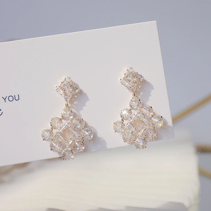14k Real Gold Plated Korean Style Shining Dazzing Rhinestone Earring for Women AAA Zircon Stud Earrings Wedding Jewelry Gift
14k Real Gold Plated Korean Style Shining Dazzing Rhinestone Earring for Women AAA Zircon Stud Earrings Wedding Jewelry Gift