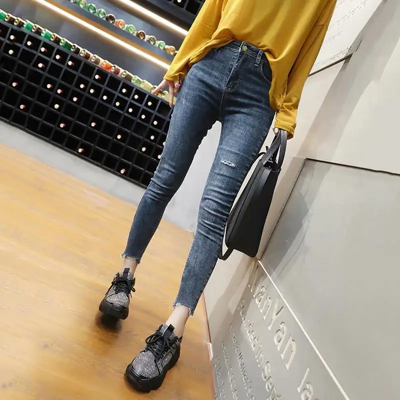 Jeans women's Capris summer Korean students high waist show thin BF wind port style straight pants thin Capris fashion
Jeans women's Capris summer Korean students high waist show thin BF wind port style straight pants thin Capris fashion