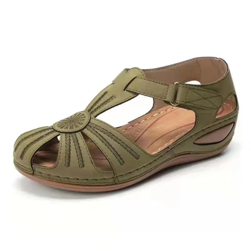 Clogs Wedge 2021 Summer Retro Woman Shoes Large Size Luxury Sandals Anti-Skid Platform Original Big Comfort Fashion New Girls
Clogs Wedge 2021 Summer Retro Woman Shoes Large Size Luxury Sandals Anti-Skid Platform Original Big Comfort Fashion New Girls