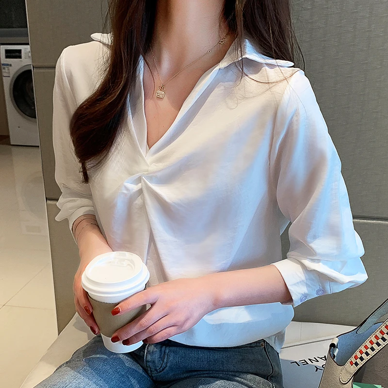 Autumn 2019 Chiffon Loose Women Blouses Women Clothing Long Sleeve V-neck Blouse Pleated Fold Solid Fashion Womens Tops 5692 50 
Autumn 2019 Chiffon Loose Women Blouses Women Clothing Long Sleeve V-neck Blouse Pleated Fold Solid Fashion Womens Tops 5692 50