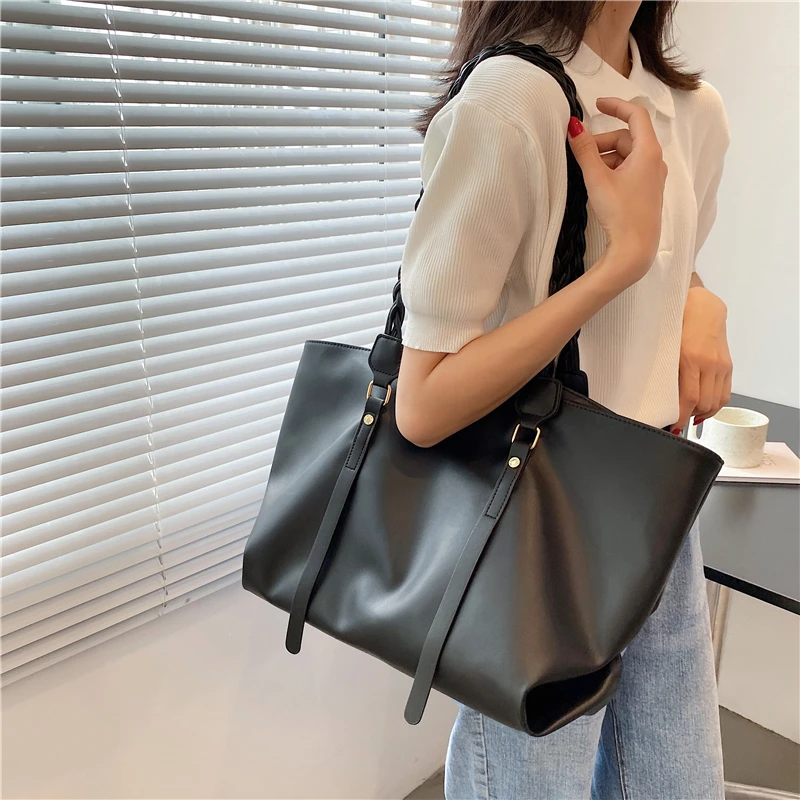 

2021New Bag Shoulder Portable Women's Bag Europe and America New Luxury Large Capacity Simple Tote Bag Shopping Bag Handbags