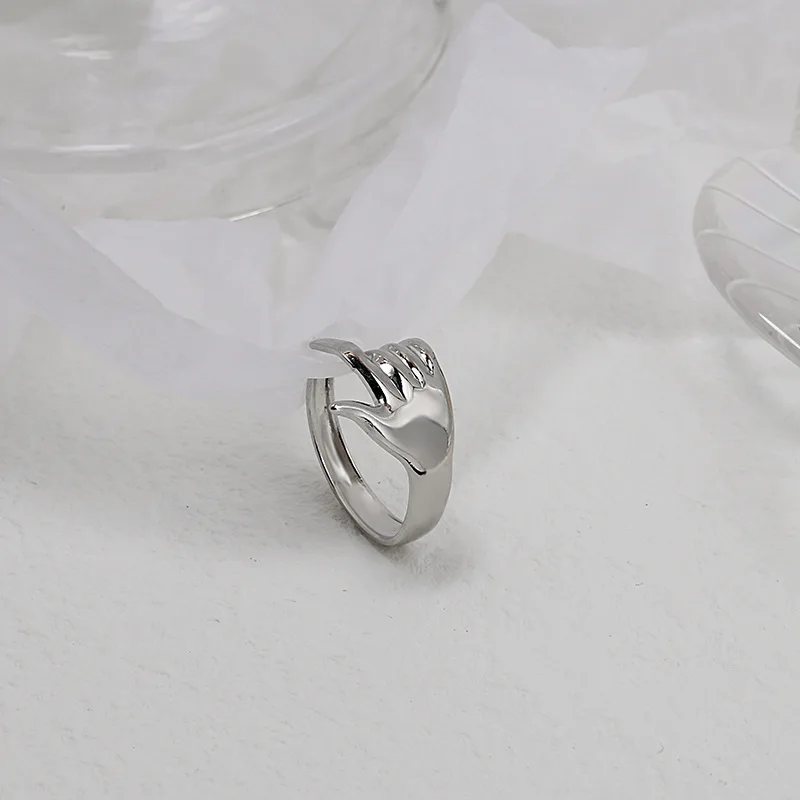 Korean Version of Simple Personality Ring Palm Shape U-shaped C Ring Index Finger Hand Jewelry Fresh Forest Finger Ring Gothic
Korean Version of Simple Personality Ring Palm Shape U-shaped C Ring Index Finger Hand Jewelry Fresh Forest Finger Ring Gothic