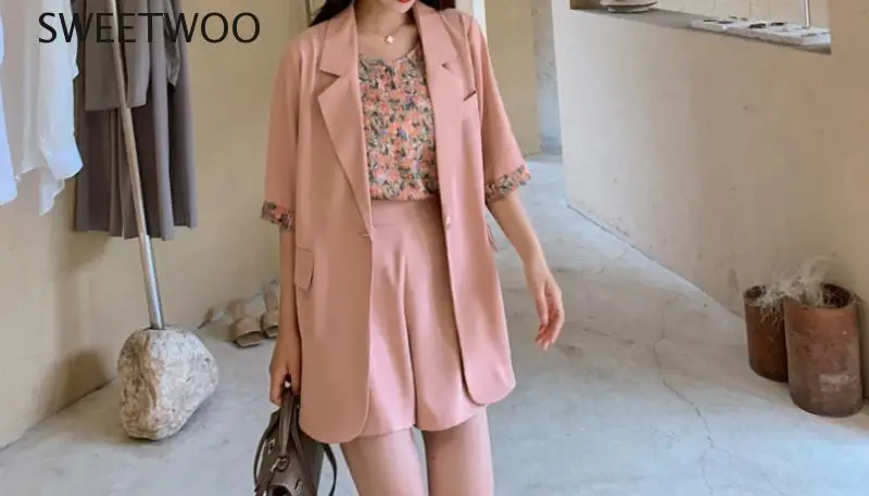 3 piece female shorts suit short sleeve suit coat and loose shorts and shirt summer shorts suit female sportswear
3 piece female shorts suit short sleeve suit coat and loose shorts and shirt summer shorts suit female sportswear