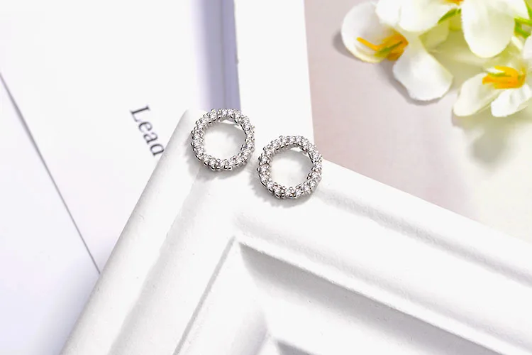 CR-189 Sterling Silver Needles Circle Zircon Stud Earrings Korean Fashion Simple Jewelry For Women Birthday Party Jewelry Gifts
CR-189 Sterling Silver Needles Circle Zircon Stud Earrings Korean Fashion Simple Jewelry For Women Birthday Party Jewelry Gifts