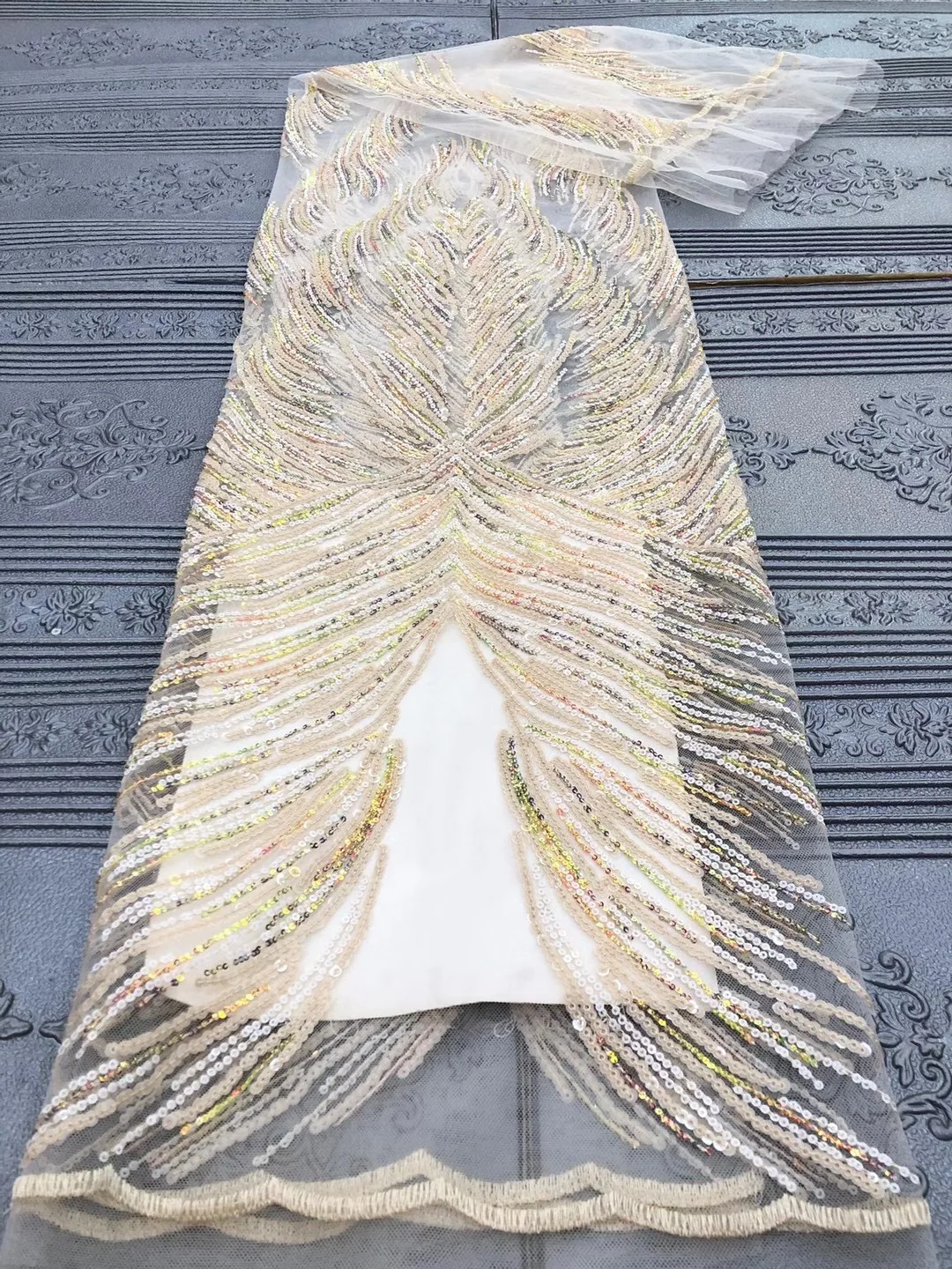 LACE Orange Luxury French Tulle Lace Fabric High Quality African Lace Fabric Handmade Embroiderey Milk Silk for Wedding
LACE Orange Luxury French Tulle Lace Fabric High Quality African Lace Fabric Handmade Embroiderey Milk Silk for Wedding