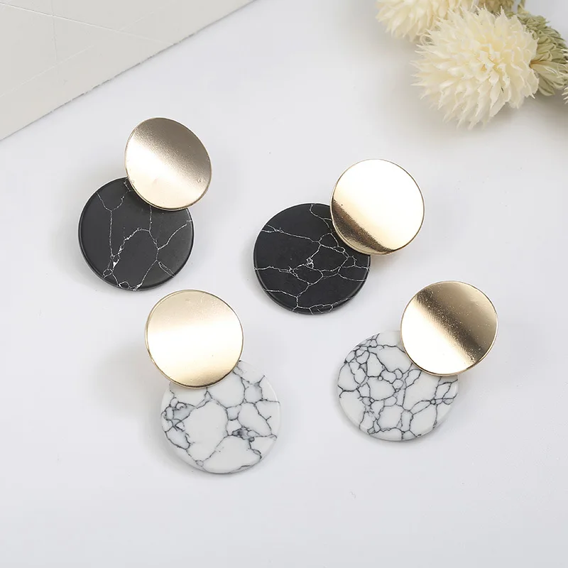 S925 Korean version fashionable trendy simple earrings high fashion versatile imitation marble geometry earrings for women 
S925 Korean version fashionable trendy simple earrings high fashion versatile imitation marble geometry earrings for women