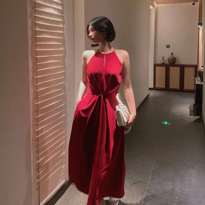 Summer Elegant White Dress French Style Sleeveless Halter Party Strap Dress Sexy 2021 Female Vestidos
Summer Elegant White Dress French Style Sleeveless Halter Party Strap Dress Sexy 2021 Female Vestidos