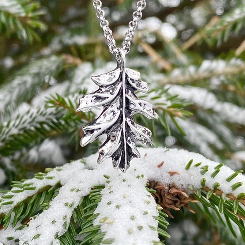 Silver Oak Leaf Necklace Tree Leaf Pendant Jewelry Gift for Women Girls Alloy Neck Chain BUTT666
Silver Oak Leaf Necklace Tree Leaf Pendant Jewelry Gift for Women Girls Alloy Neck Chain BUTT666