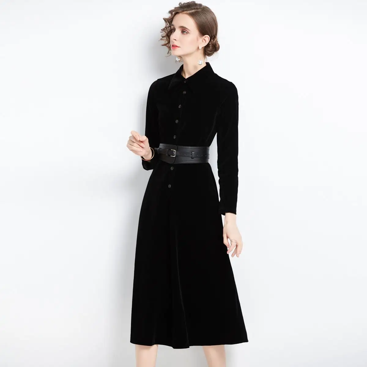 Winter Runway Designer Vintage Velvet Dresses Women's New Elegant Chic Single Breasted Black Long Sleeve Big Swing Party Dress
Winter Runway Designer Vintage Velvet Dresses Women's New Elegant Chic Single Breasted Black Long Sleeve Big Swing Party Dress