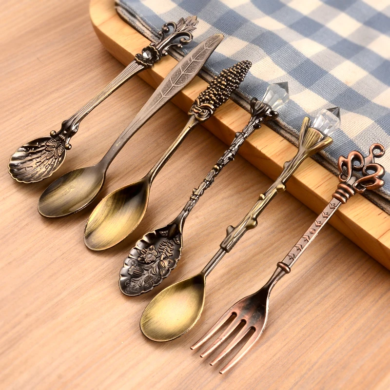 Retro European-Style Palaces Tableware 6 Sets Dessert Table Decoration Spoon Coffee Lower Spoon Gold Silver Bronze Color JA55
Retro European-Style Palaces Tableware 6 Sets Dessert Table Decoration Spoon Coffee Lower Spoon Gold Silver Bronze Color JA55