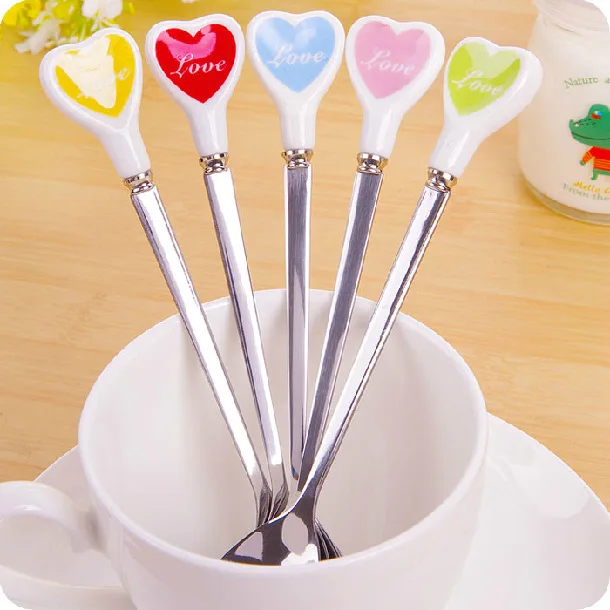 New Direct Sales Creative Heart-Shaped Ceramic Cup European Coffee Heart-Shaped Tea Cup Couple Cup Mug Coffee Cup
New Direct Sales Creative Heart-Shaped Ceramic Cup European Coffee Heart-Shaped Tea Cup Couple Cup Mug Coffee Cup