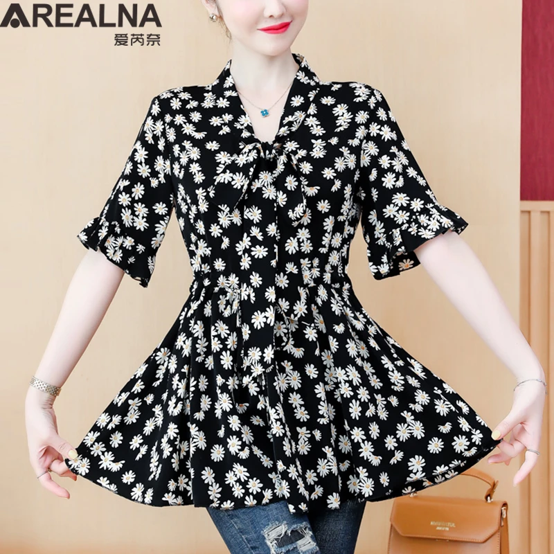 Fashion Women's blouse Summer Ruffle Sleeve Daisy Floral long Shirt V-Neck Casual blouse 5XL Loose Female Tops blusas
Fashion Women's blouse Summer Ruffle Sleeve Daisy Floral long Shirt V-Neck Casual blouse 5XL Loose Female Tops blusas