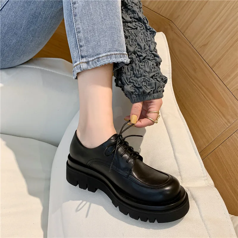 Smeeroon 2021 Top Quality Genuine Leather Pumps Women Shoes Round Toe Lace Up Spring Summer Thick Bottom Casual Shoes Ladies
Smeeroon 2021 Top Quality Genuine Leather Pumps Women Shoes Round Toe Lace Up Spring Summer Thick Bottom Casual Shoes Ladies